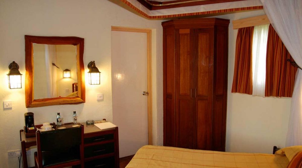 Autre vue de la chambre au Lac Nakuru
