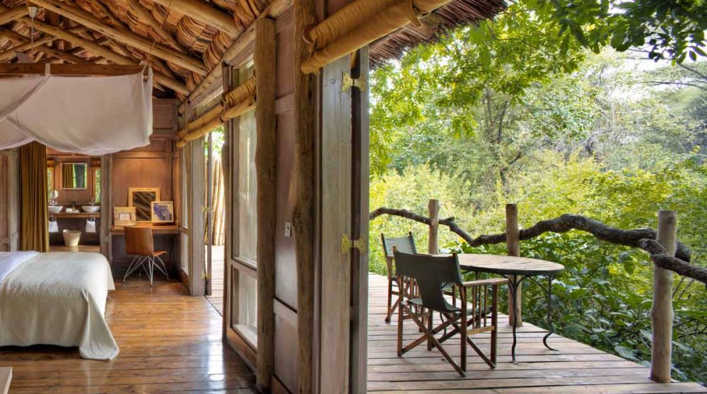 Une chambre avec un balcon au Lac Manyara