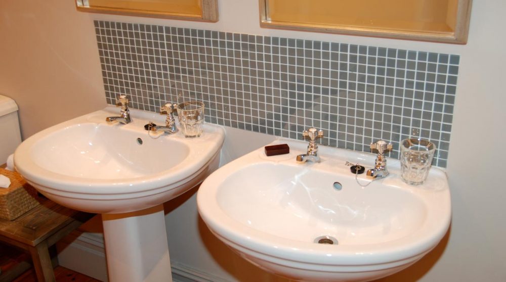 Lavabos dans unes salle de bains