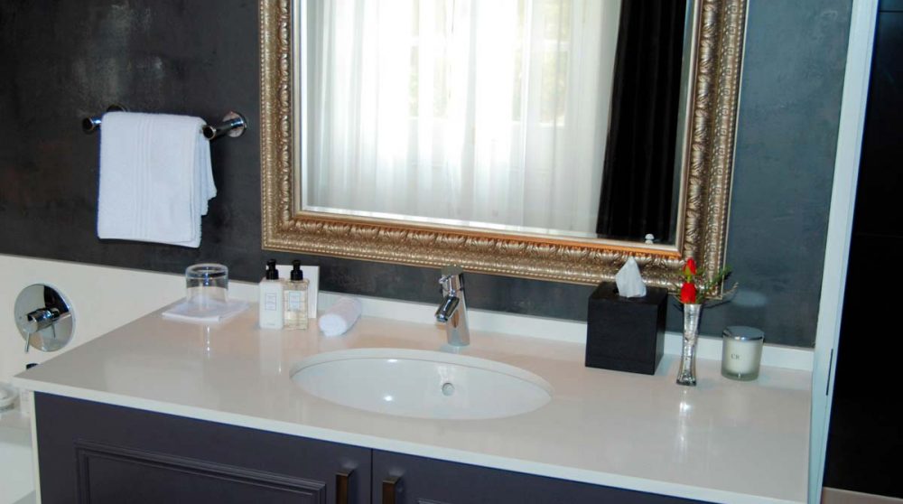 Lavabo dans une salle de bains au Cap