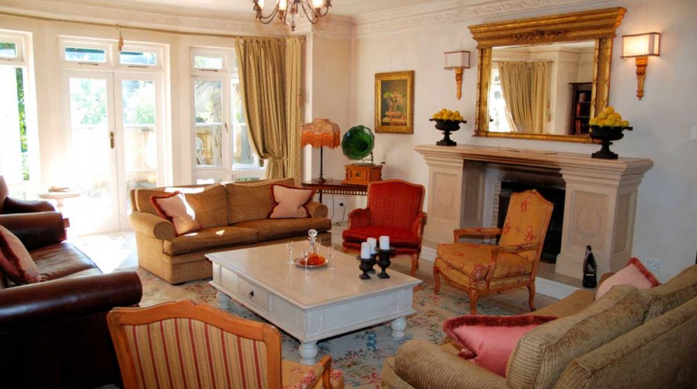 Un salon de l'hôtel à Franschooek