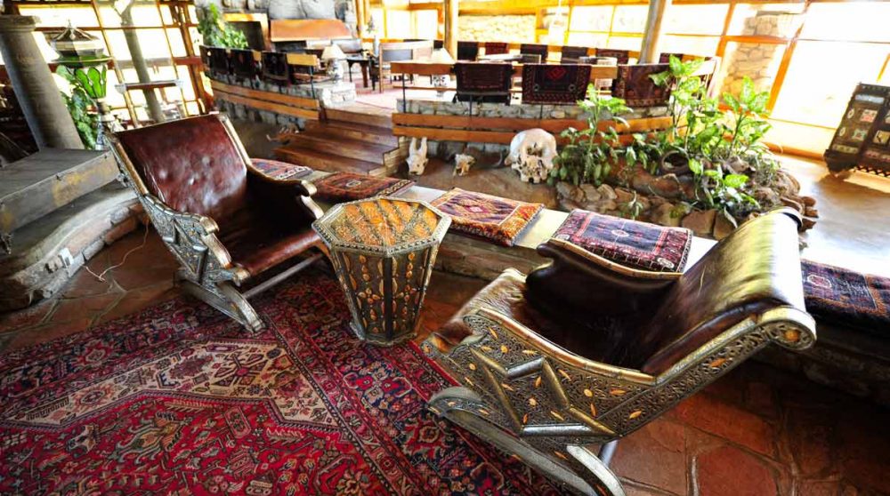 Fauteuils de l'hôtel dans le Serengeti