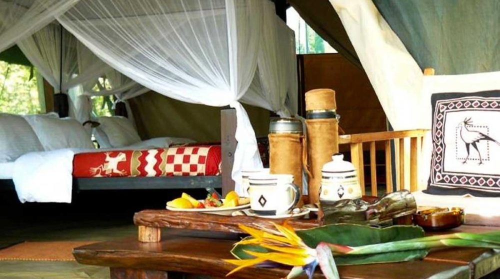 Une chambre dans une tente