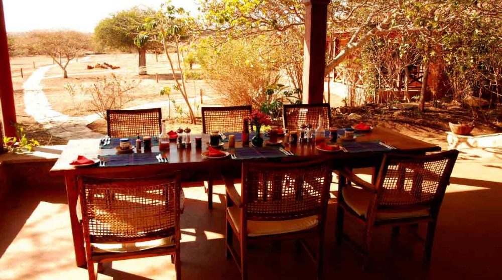 Table pour déjeuner sur la terrasse à Laikipia