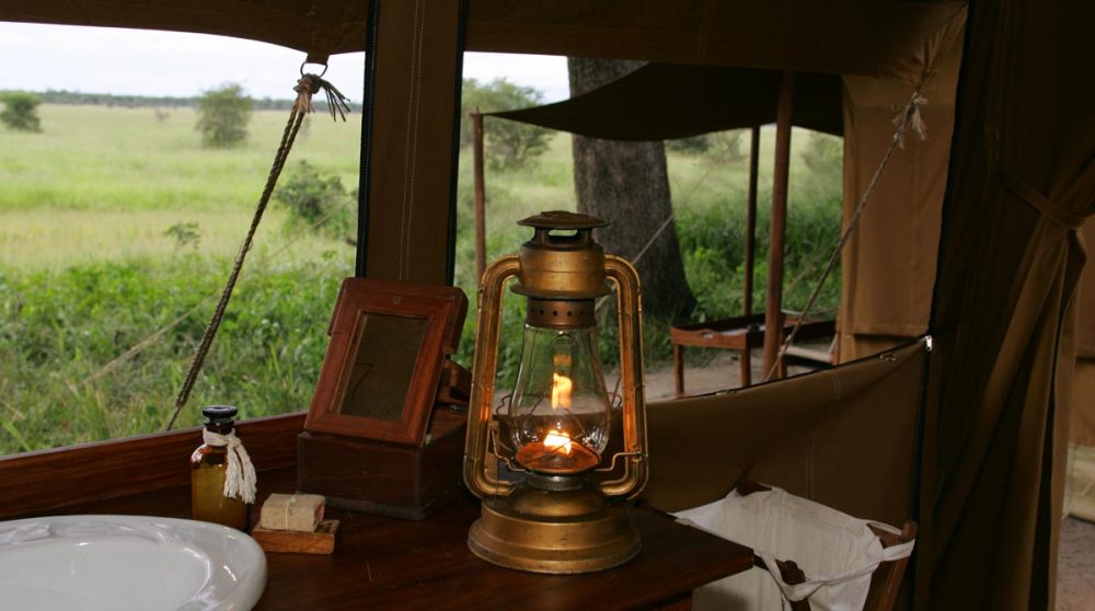 Vue sur la nature depuis une tente