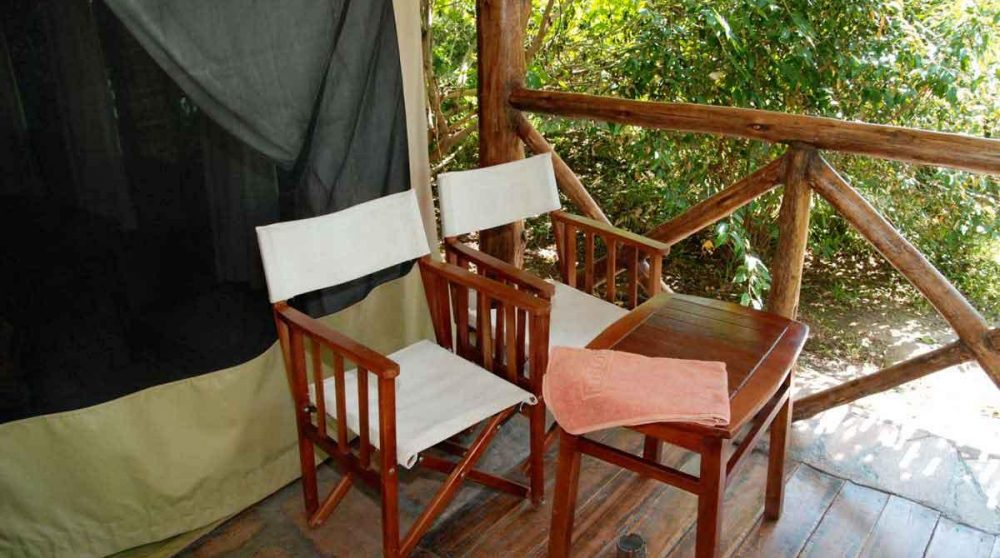 Petite terrasse d'une tente