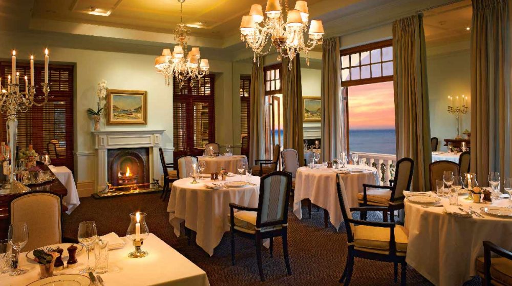 Dîner dans la salle à manger