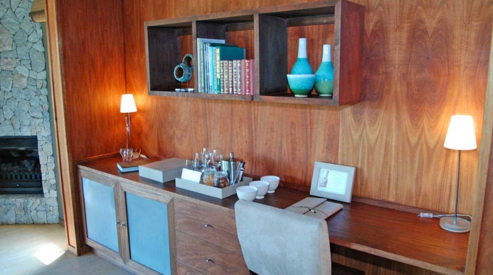 Bureau dans une chambre