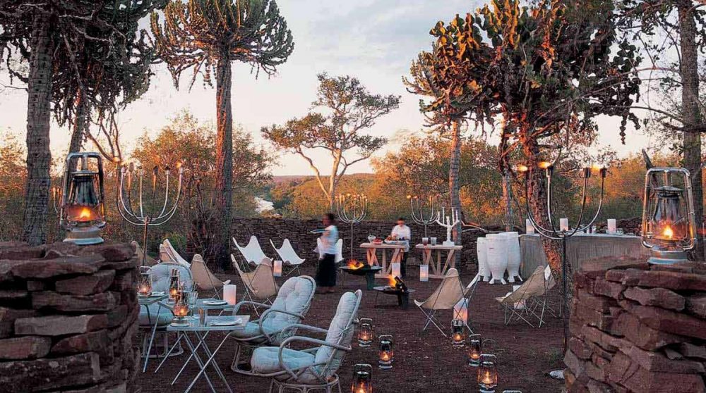 La terrasse vue de nuit