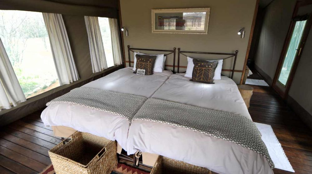 Le lit dans la tente