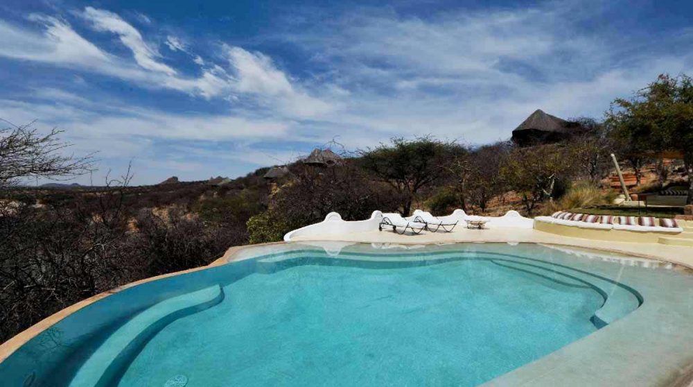 La piscine et la rivière