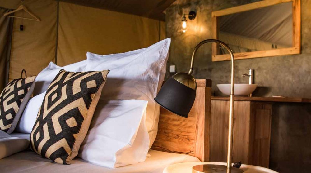 Détail du lit dans le Serengeti