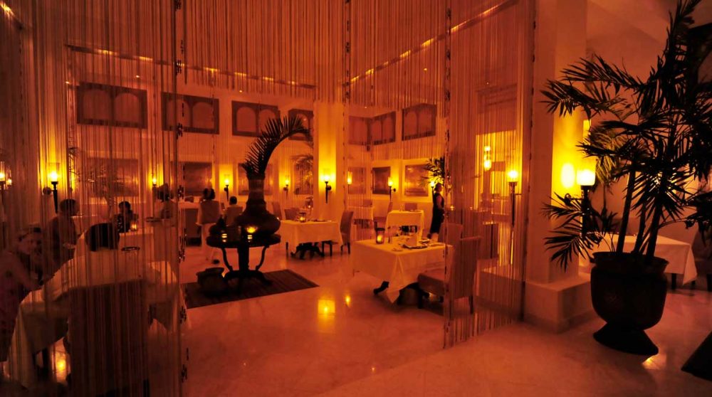 Le restaurant du Baraza la nuit