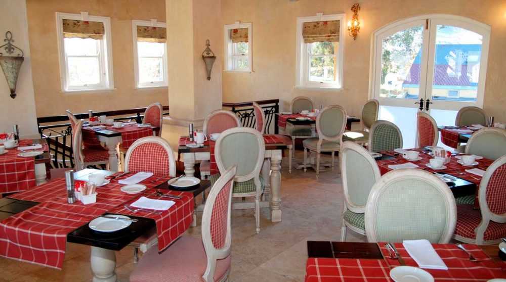 Tables pour le petit-déjeuner au Franschooek Contry House