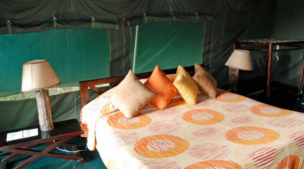 Une chambre dans une tente de l'Ilkeliani