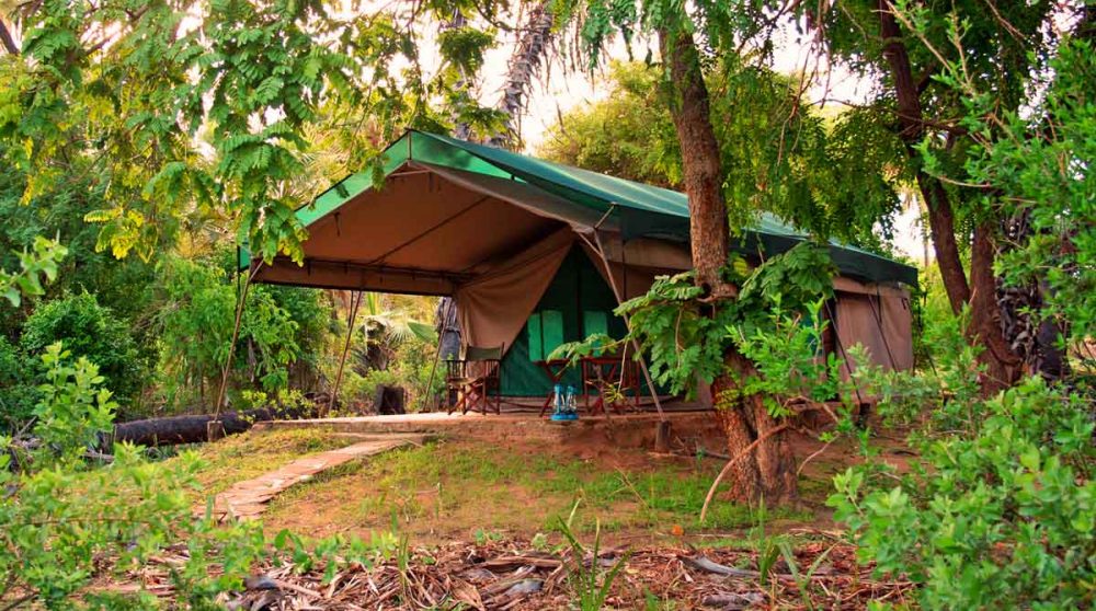 Une tente au Lac Manze Camp