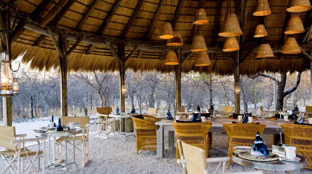 Le restaurant du Mushara Bush Camp