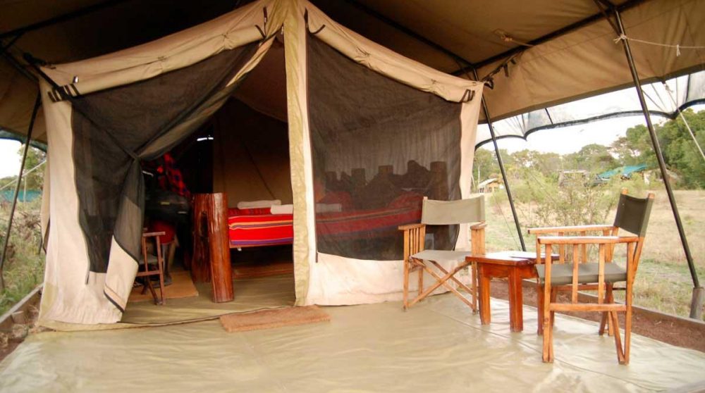Entrée d'une tente au Offbeat Mara Camp