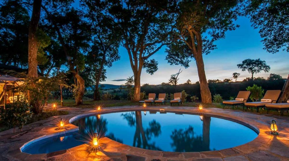 La piscine le soir du Sand River Masai Mara