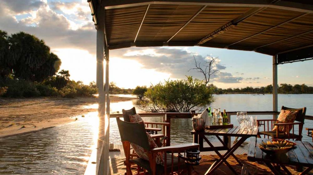 Apéritif sur le lac au Siwandu