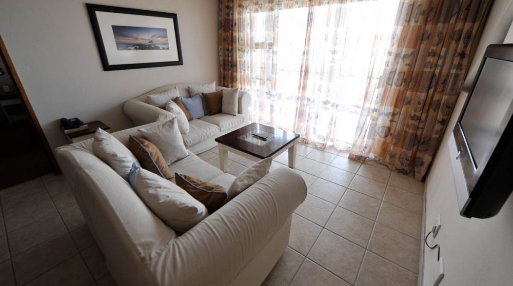 Salon dans une chambre luxury family