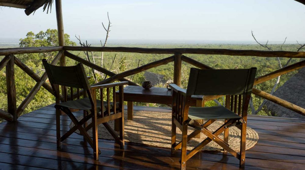 Fauteuils dans une tente dans le parc de Tarangire