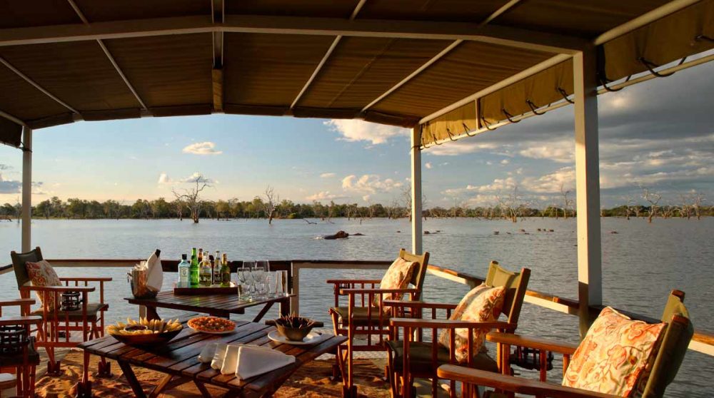 Apéritif et safari sur l'eau