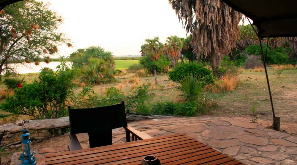 Une table sur la terrasse en Tanzanie
