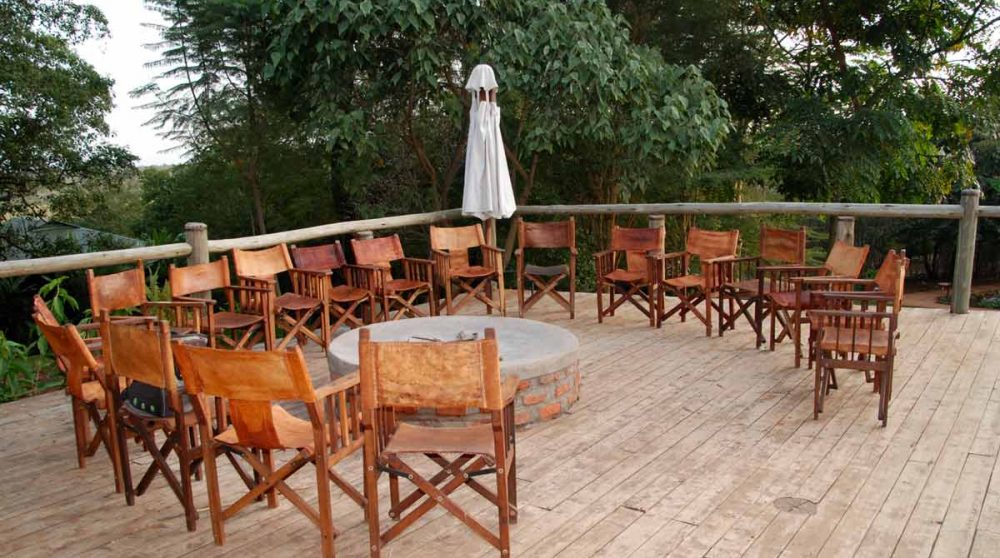 Fauteuils sur la terrasse en Tanzanie