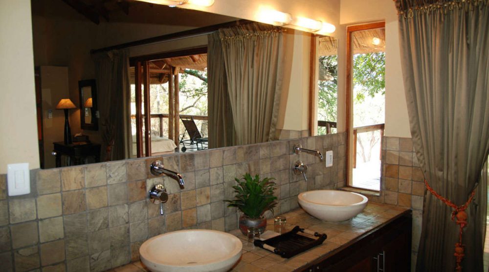 Lavabos dans une Honeymoon suite en Afrique du Sud