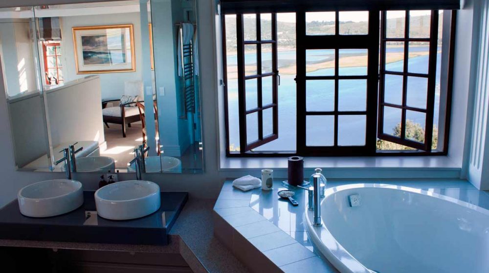 Sa salle de bains à Knysna