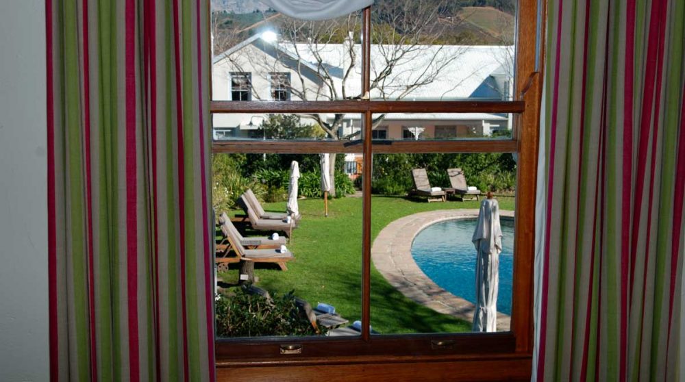 La piscine vue d'une chambre luxury en Afrique du Sud