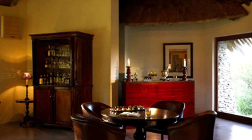 Autre salon avec des fauteuils à Manyeleti