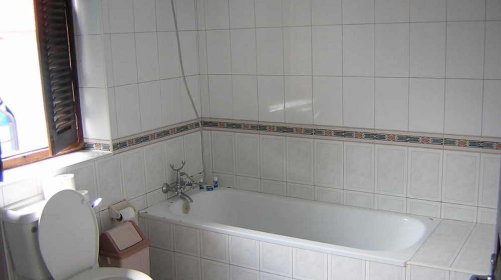 La salle de bains d'une chambre de l'hôtel en Tanzanie