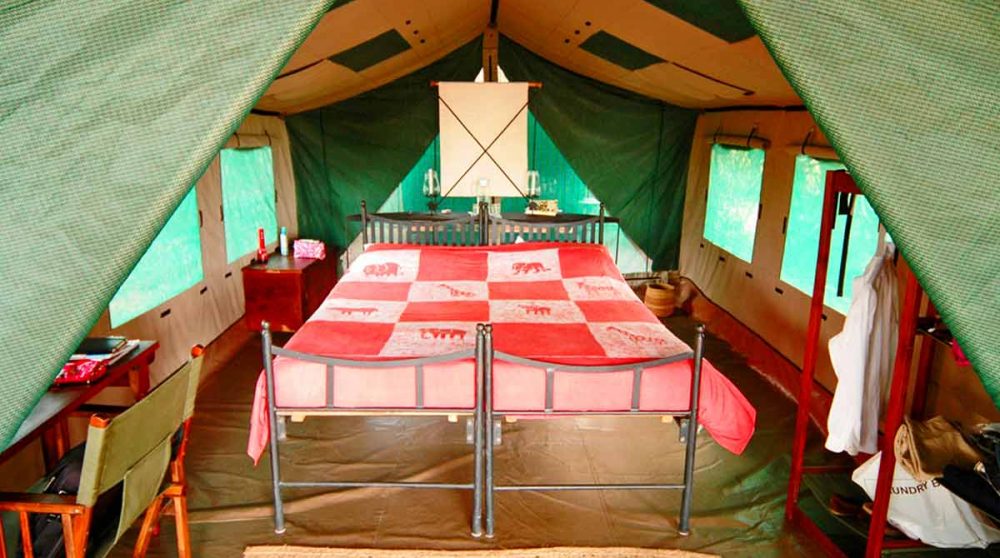 Lits dans une tente