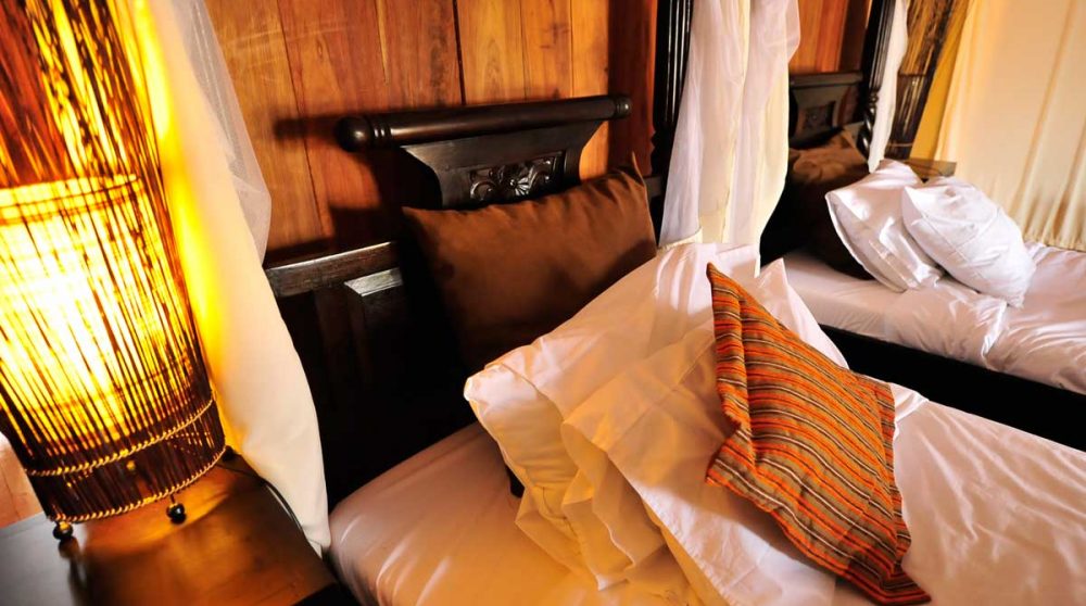 Lits confortables dans une tente