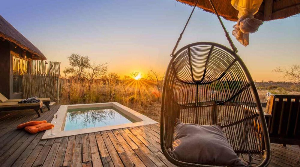 La petite piscine au lever du soleil