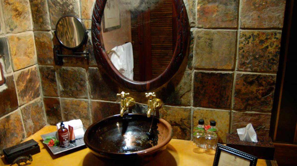 Lavabo dans une salle de bains