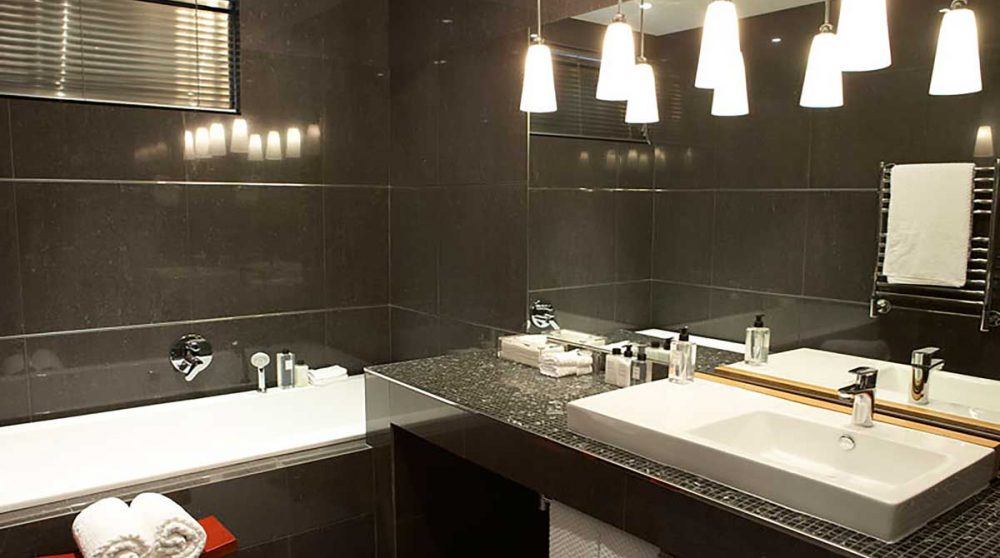 Salle de bains d'une chambre standard