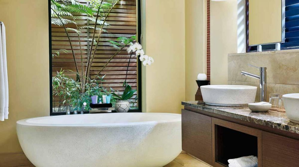 La salle de bains avec la baignoire en Afrique du Sud