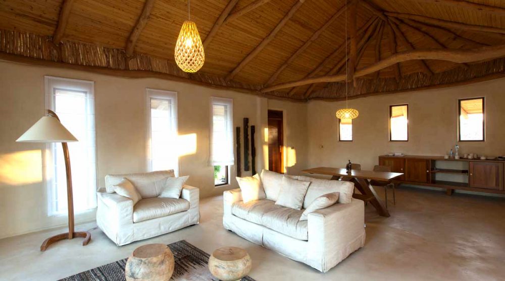 Le salon d'une One Bedroom Villa en Tanzanie