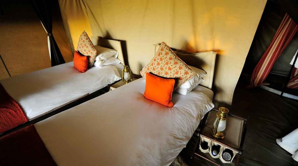 Lits dans une tente dans le Serengeti