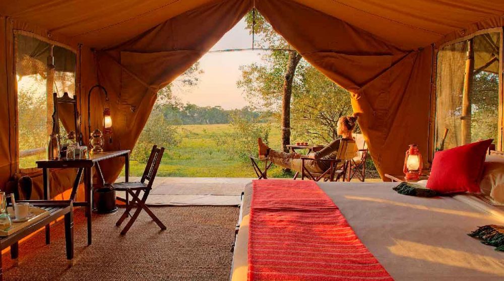 Vue depuis une tente dans le Masai Mara