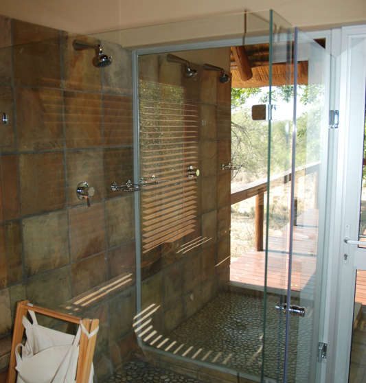 La douche d'une Honeymoon suite à Sabi Sand