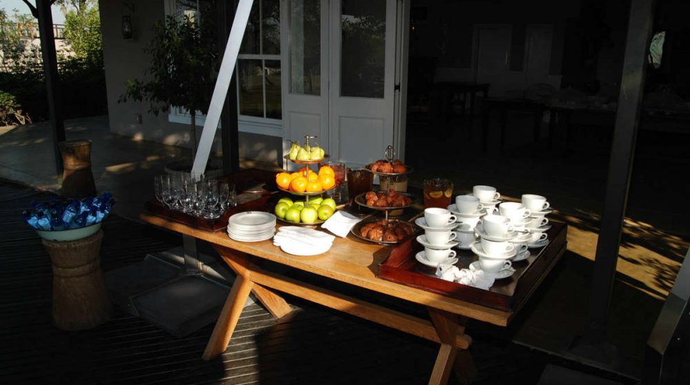 Un buffet sur la terrasse en Afrique du Sud