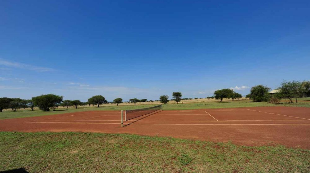 Tennis au camp dans le Serengeti