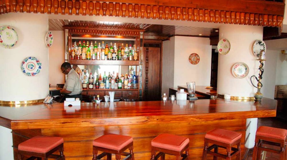 Le bar de l'hôtel en Tanzanie