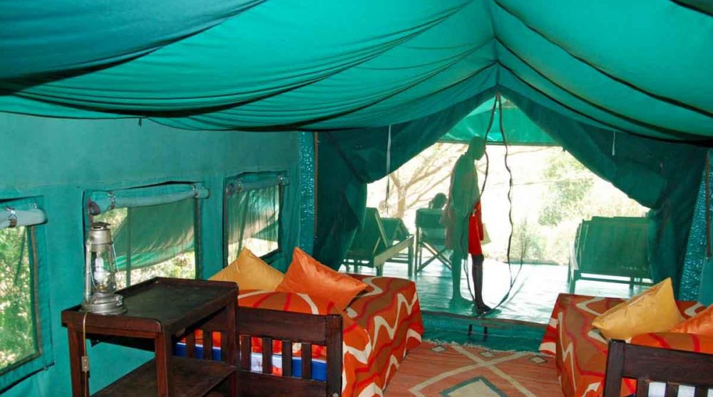 Vue intérieure d'uen tente