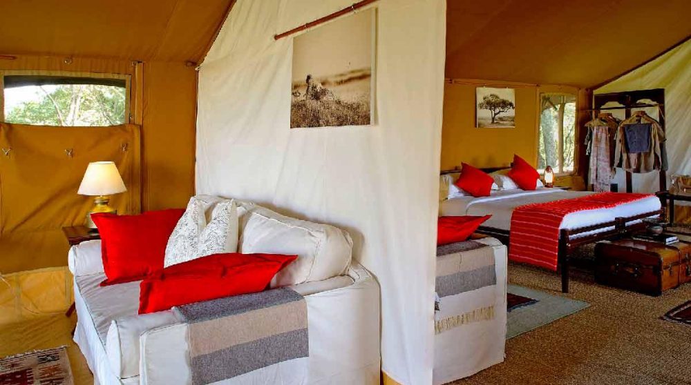 Salon et chambre d'une tente