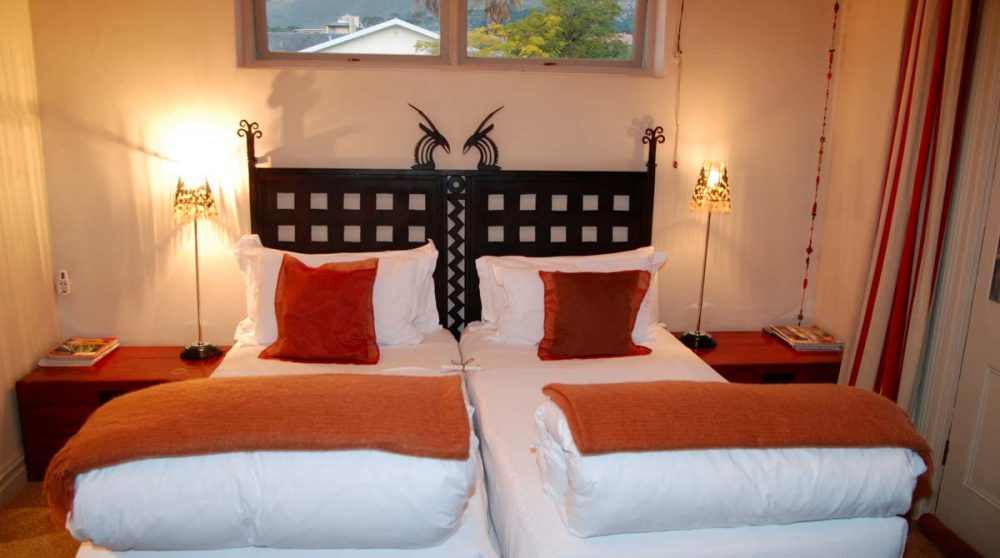 Chambre avec deux lits simples